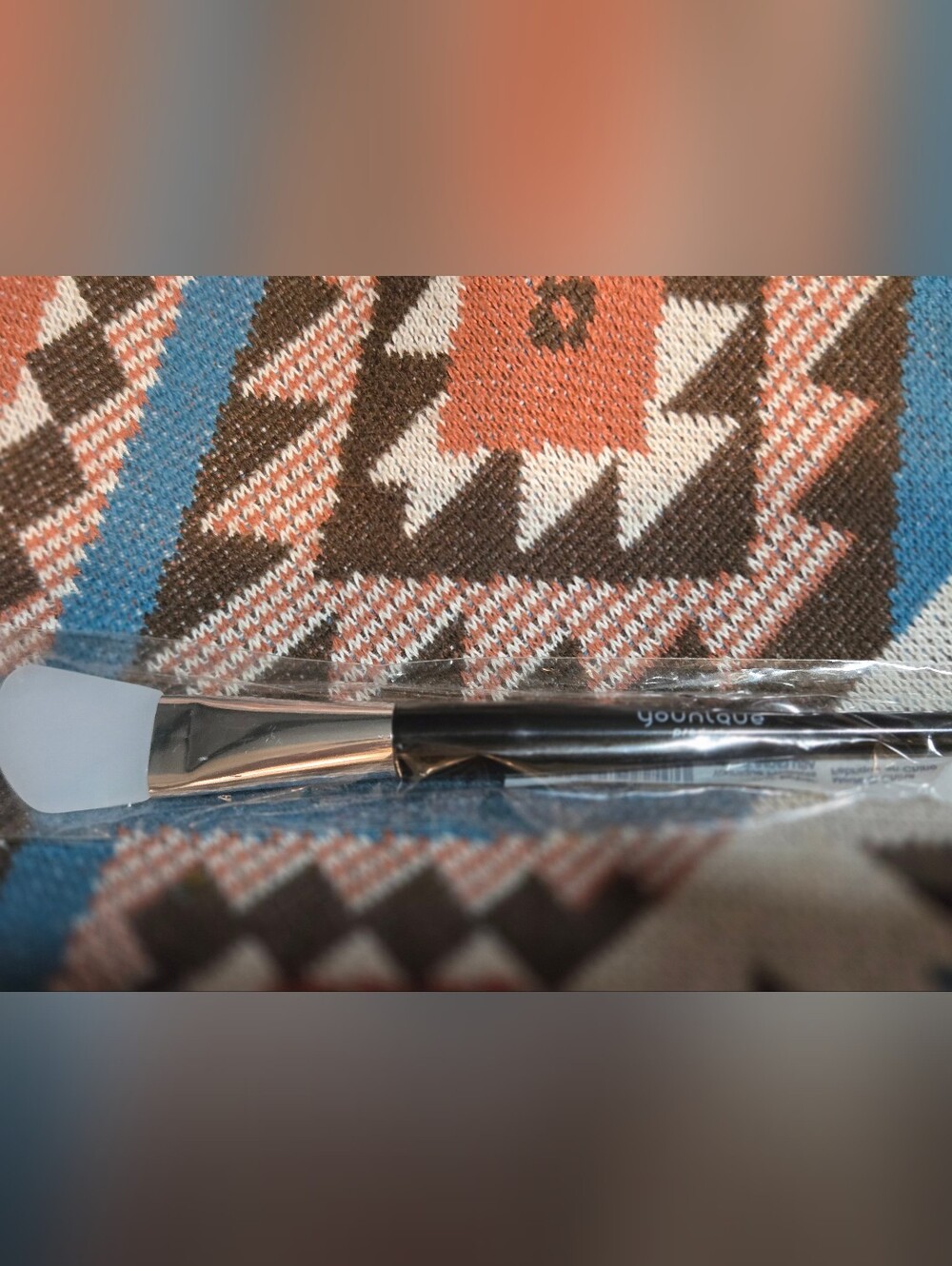 Younique Silicone Applicator Brush